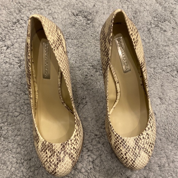 Used BCBG Maxazria snake/animal print size 6 1/2. Worn 2-3 times. No box. - Picture 1 of 7